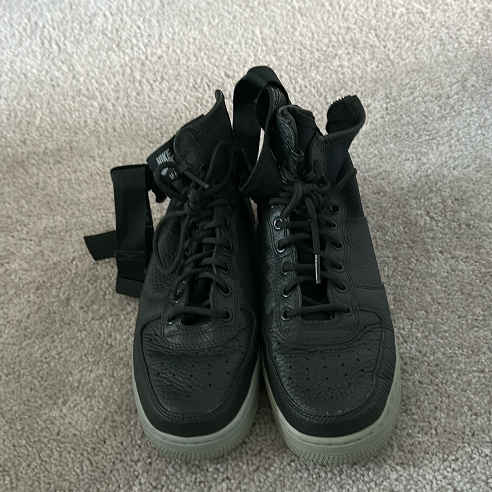 Nike women sport shoes